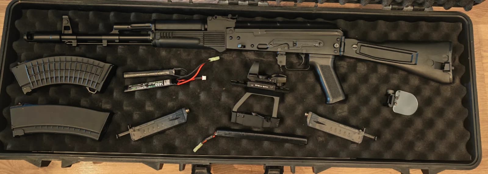 Cyma AK-74M CM047C + optique, Lipo, chargeurs, mallette